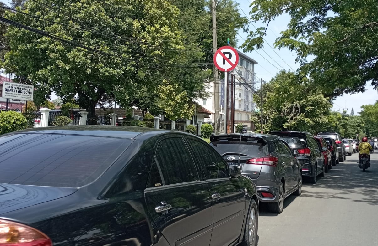 Parkir Liar di Tegar Beriman Malah Jadi Bisnis Pemkab Bogor
