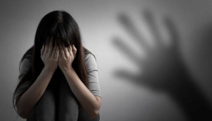 Dua Pegawai Bank Emok Digiring Warga Ke Kantor Polisi, Diduga Perkosa Anak di Bawah Umur 