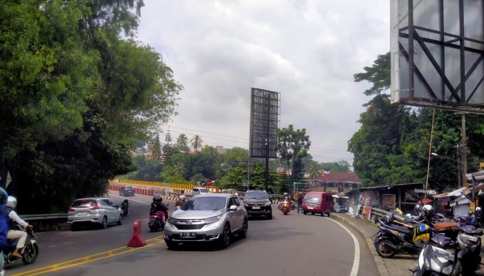 Lalu Lintas di Jalur Puncak Lancar, Prediksi Ramai pada 24-25 Desember 