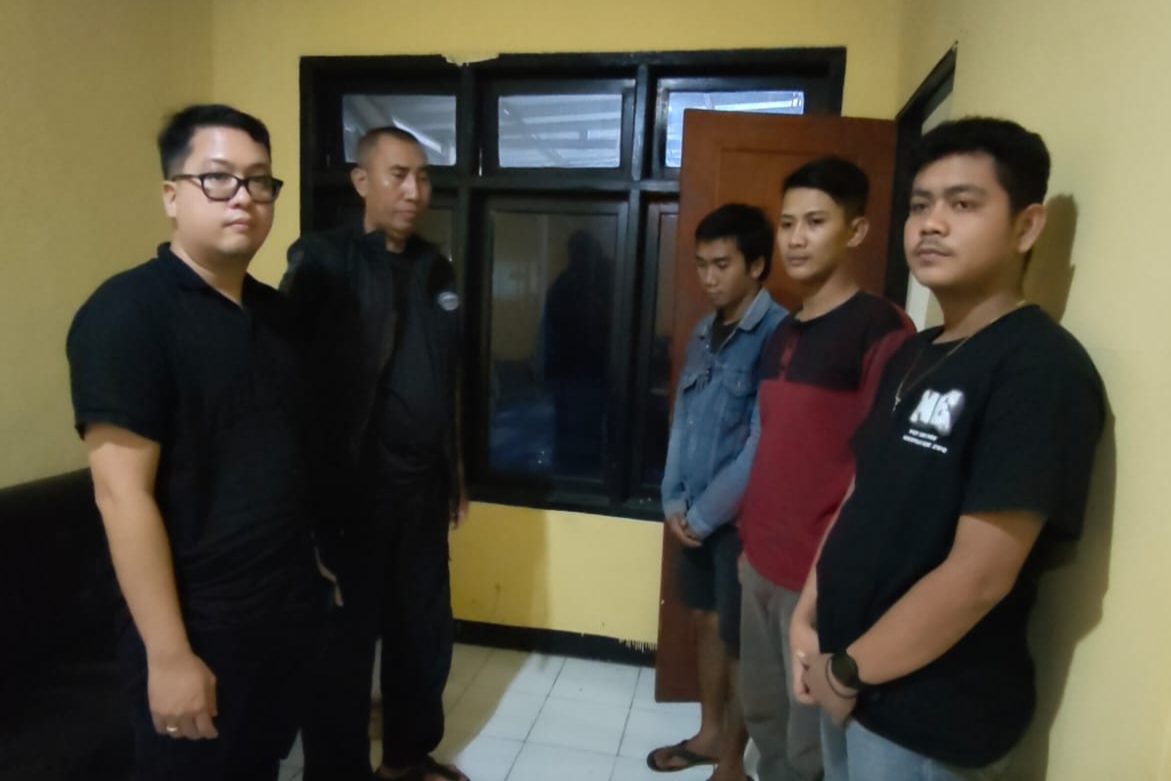 Viral ! Pak Ogah Terlibat Perkelahian dengan Wisatawan Jakarta di Jalur Alternatif Puncak