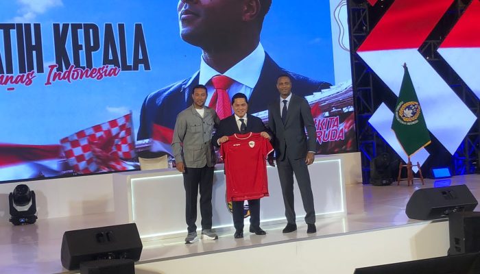 Patrick Kluivert Resmi Jadi Pelatih Timnas, Optimis Bawa Indonesia Lolos ke Piala Dunia 2026